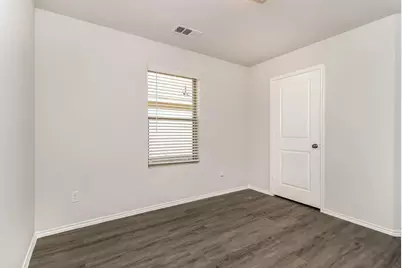 5556 Willamette Drive, Fort Worth, TX 76119 - Photo 10