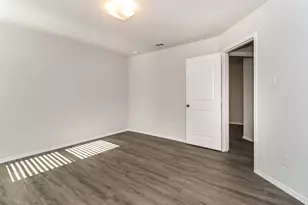 5556 Willamette Dr, Fort Worth, TX 76119 - Photo 6