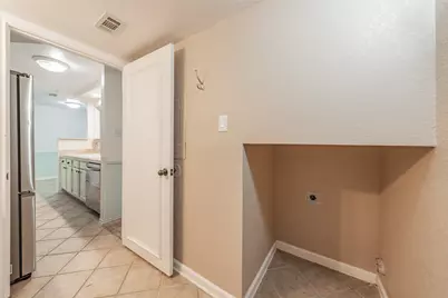 714 E Wall Street #105, Grapevine, TX 76051 - Photo 22