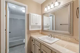 714 E Wall St, Grapevine, TX 76051 - Photo 34