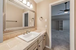 714 E Wall St, Grapevine, TX 76051 - Photo 36