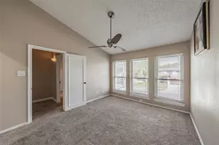 714 E Wall St, Grapevine, TX 76051 - Photo 24