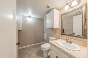 714 E Wall St, Grapevine, TX 76051 - Photo 20