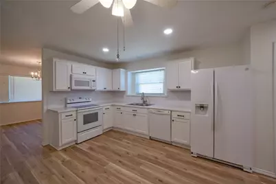 2336 Carlisle Court, Grand Prairie, TX 75052 - Photo 12