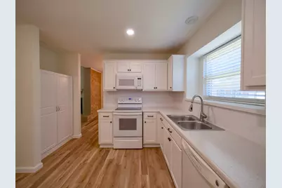 2336 Carlisle Court, Grand Prairie, TX 75052 - Photo 14