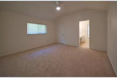 2336 Carlisle Court, Grand Prairie, TX 75052 - Photo 18