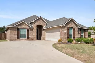 217 Cambridge St, Waxahachie, TX 75165 - Photo 1