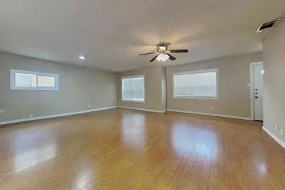 805 Aransas Drive, Euless, TX 76039 - Photo 4