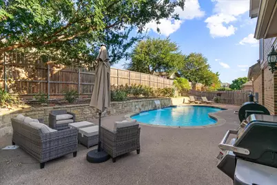 8212 Hallmark Drive, North Richland Hills, TX 76182 - Photo 36
