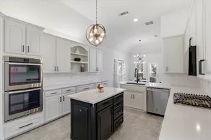 8212 Hallmark Dr, North Richland Hills, TX 76182 - Photo 4