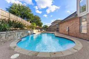 8212 Hallmark Dr, North Richland Hills, TX 76182 - Photo 34