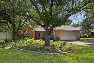 1301 Clearfield Drive, Cleburne, TX 76033 - Photo 2