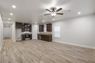415 Williams Dr, Commerce, TX 75428 - Photo 2
