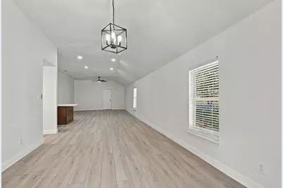807 Wyatt Street, Waxahachie, TX 75165 - Photo 2