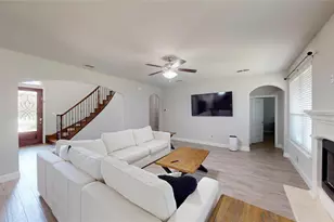 5205 Shelter Point Ct, Mansfield, TX 76063 - Photo 4