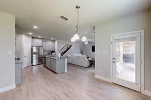5205 Shelter Point Ct, Mansfield, TX 76063 - Photo 6