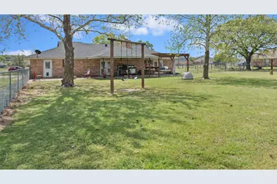 106 Vineyard Street, Weatherford, TX 76087 - Photo 6