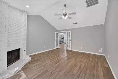 806 Creekside Drive, Euless, TX 76040 - Photo 16