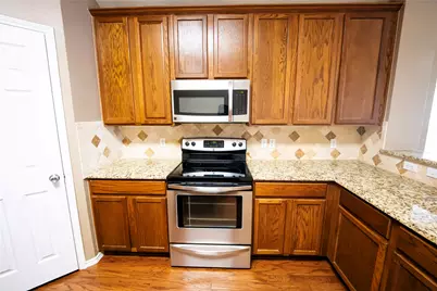 5521 Riverview Drive, The Colony, TX 75056 - Photo 10