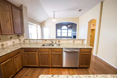 5521 Riverview Drive, The Colony, TX 75056 - Photo 12