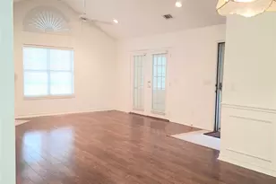 918 Bridges Dr, Arlington, TX 76012 - Photo 4