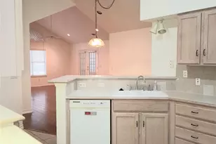 918 Bridges Dr, Arlington, TX 76012 - Photo 8