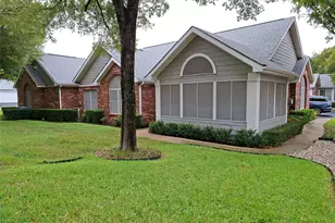 918 Bridges Dr, Arlington, TX 76012 - Photo 2