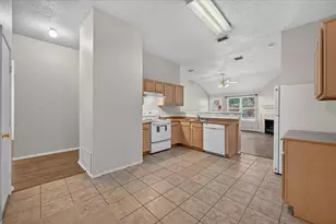 844 Canyon Cove Dr, Burleson, TX 76028 - Photo 4