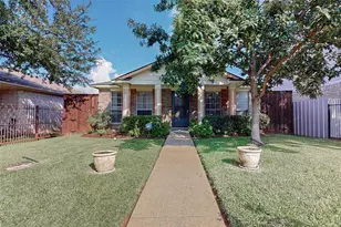 2336 Summit Ln, Dallas, TX 75227 - Photo 2