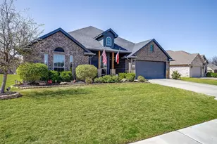 2004 Hill Crest Ct, Weatherford, TX 76086 - Photo 1