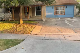 325 Sparks Dr, Grand Prairie, TX 75051 - Photo 1