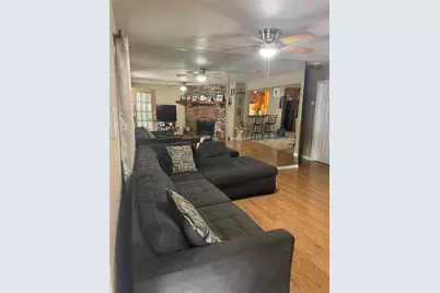 325 Sparks Drive, Grand Prairie, TX 75051 - Photo 2