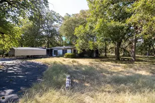 441 Lazy Acres Cir, Pottsboro, TX 75076 - Photo 2