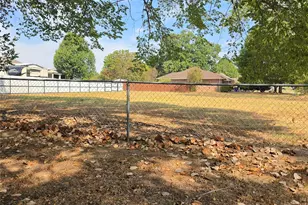 800 Kerry Ln, Azle, TX 76020 - Photo 36