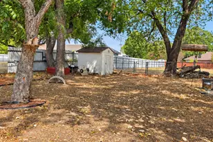 800 Kerry Ln, Azle, TX 76020 - Photo 30