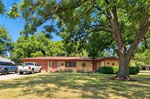 800 Kerry Ln, Azle, TX 76020 - Photo 1