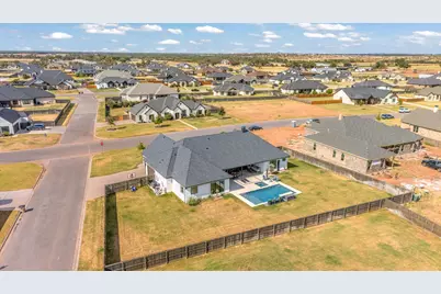 141 Gainesway Drive, Abilene, TX 79606 - Photo 2