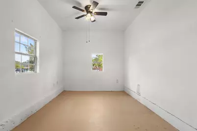 2563 Wood Valley Drive, Dallas, TX 75211 - Photo 20