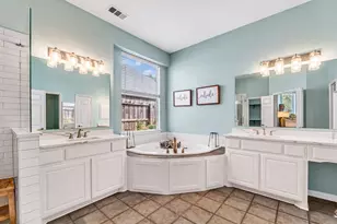 1620 McGreg Ln, Carrollton, TX 75010 - Photo 12