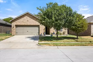 433 Starboard Dr, Crowley, TX 76036 - Photo 2