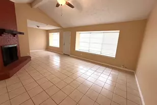 2705 Tanglewood Dr, Lancaster, TX 75134 - Photo 8