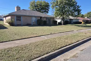 2705 Tanglewood Dr, Lancaster, TX 75134 - Photo 1