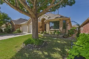 15737 Landing Creek Ln, Fort Worth, TX 76262 - Photo 2