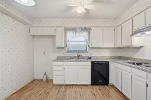 5301 Sarasota Dr, Garland, TX 75043 - Photo 10