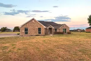 1085 E Alamosa Dr, Talty, TX 75160 - Photo 2