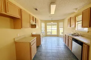 326 King Arthur Dr, Weatherford, TX 76086 - Photo 12