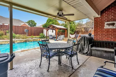 3019 Churchill Downs, Irving, TX 75060 - Photo 4