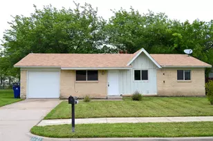5729 Emerson Dr, Watauga, TX 76148 - Photo 1