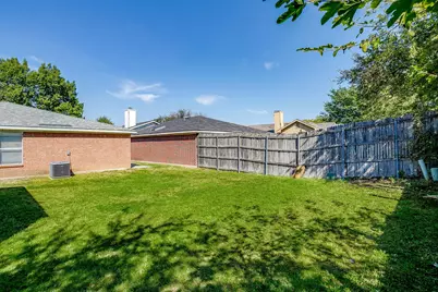 704 Charles City Drive, Arlington, TX 76018 - Photo 16