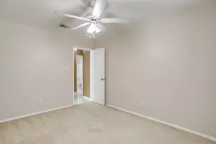 704 Charles City Dr, Arlington, TX 76018 - Photo 14